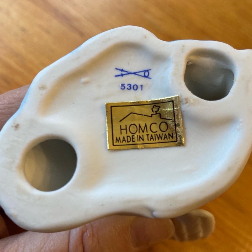 HOMCO Nativity Christmas angel figurines - Picture 4 of 7